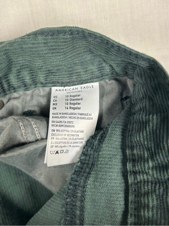 Women’s American Eagle Super Stretch Green Corduroy Mom Jeans Size 10 Regular - Picture 5 of 6